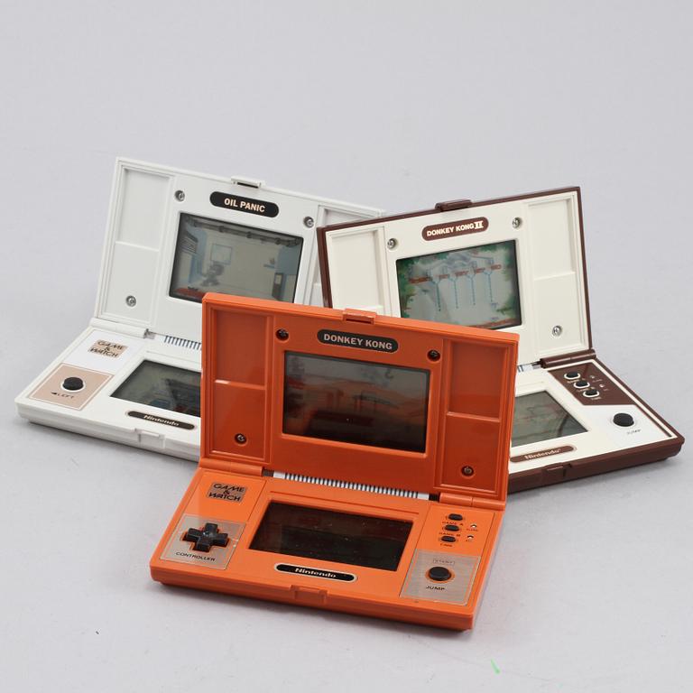 NINTENDO, spelkonsol 3 st, 1980-tal.