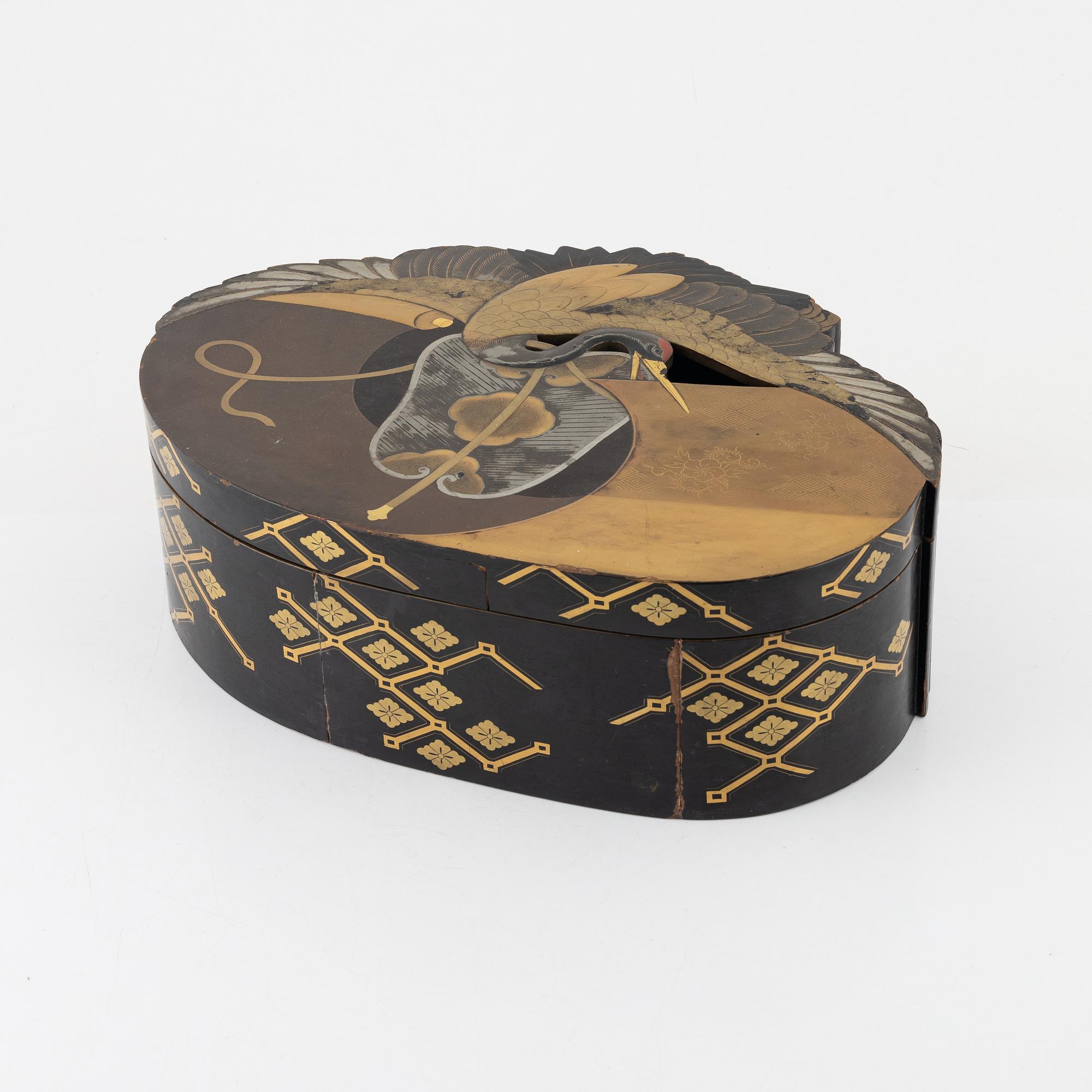 A Japanese lacquered tebako, Meiji period (1868-1912).