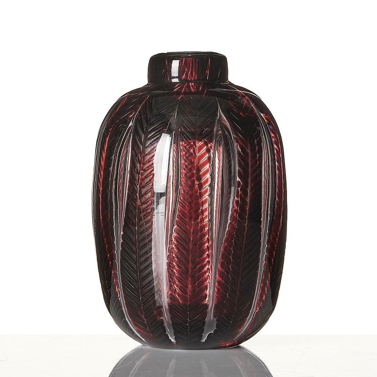 Edvin Öhrström, an 'ariel' glass vase, Orrefors, Sweden 1950.