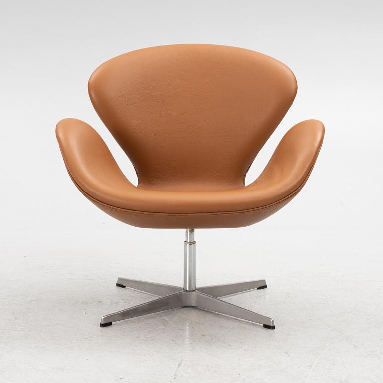 Arne Jacobsen, a 'Swan' easy chair, Fritz Hansen, Denmark, 1996.