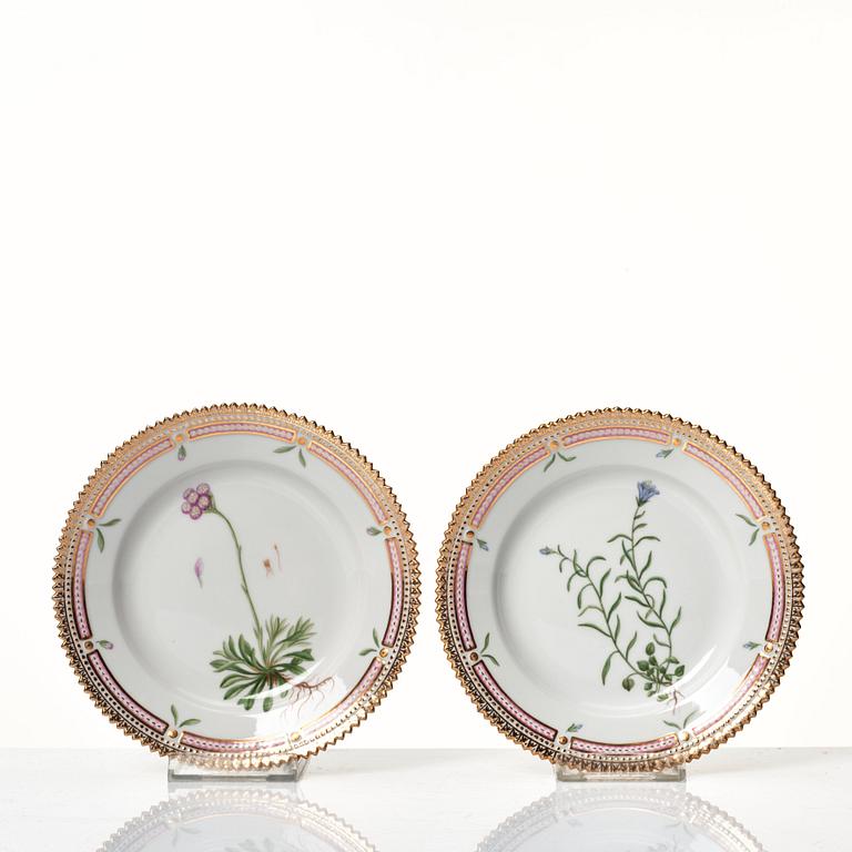 A set of 12 Royal Copenhagen 'Flora Danica' dishes, Denmark, 20th Century.