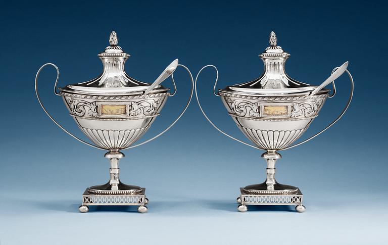 A PAIR OF SWEDISH SILVER SUGAR-BOWLS AND COVERS, Makers mark of Per Zethelius, Stockholm 1797.