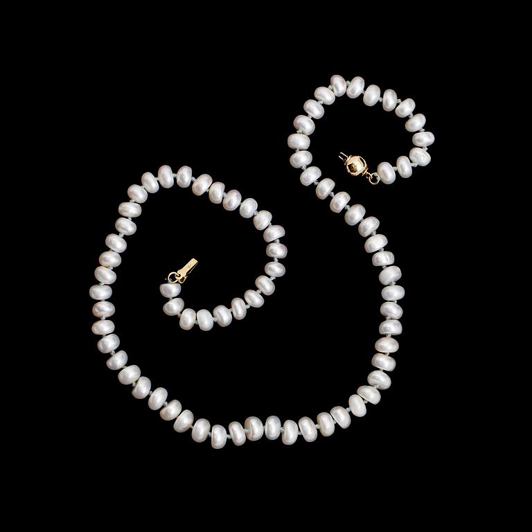 COLLIER, odlade pärlor, lås i 14 k guld.