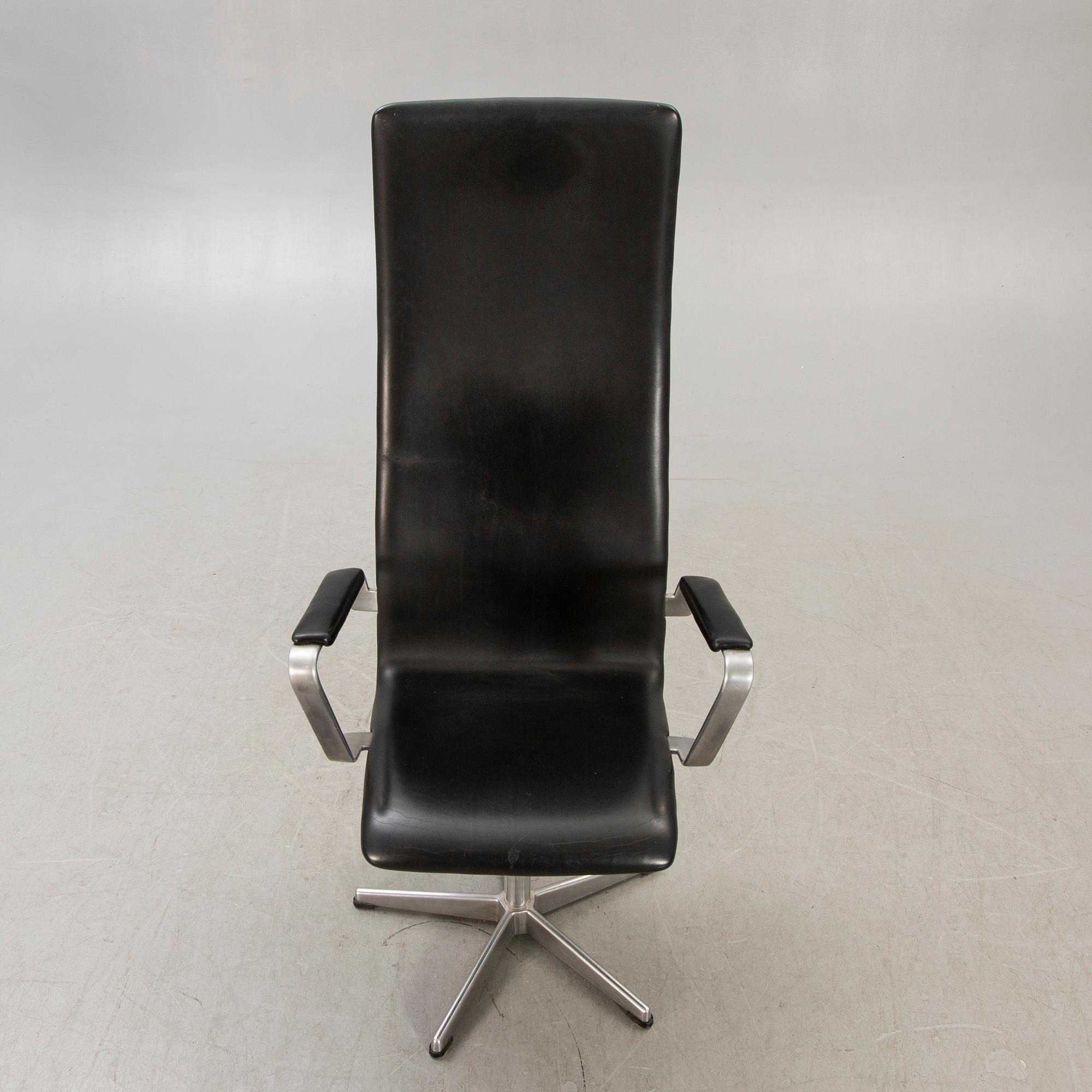 Arne Jacobsen, skrivbordsstol "Oxford" för Fritz Hansen Danmark  1992.
