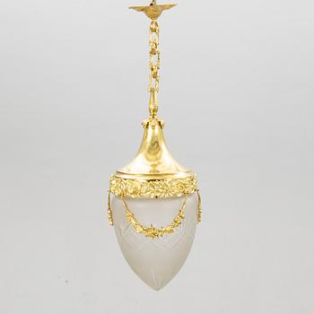 Pendant/Chandelier Louis XVI style, first half of the 20th century.