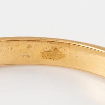 Ring, 18K gold with brilliant-cut diamonds.