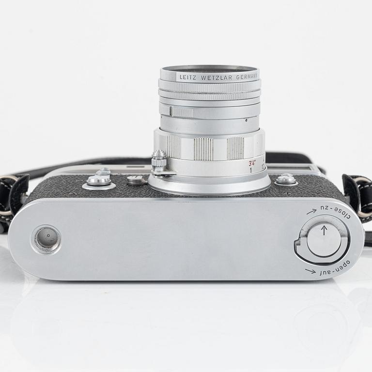 Leica M2, no. 1069931, 1963.