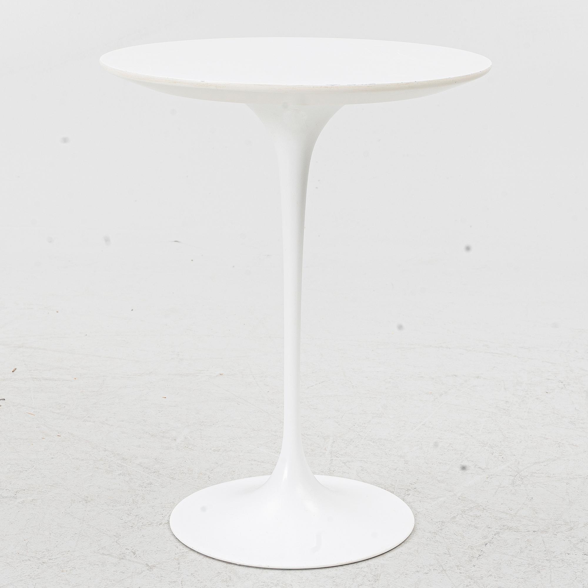 Eero Saarinen, Side table, "Tulip", Knoll International.