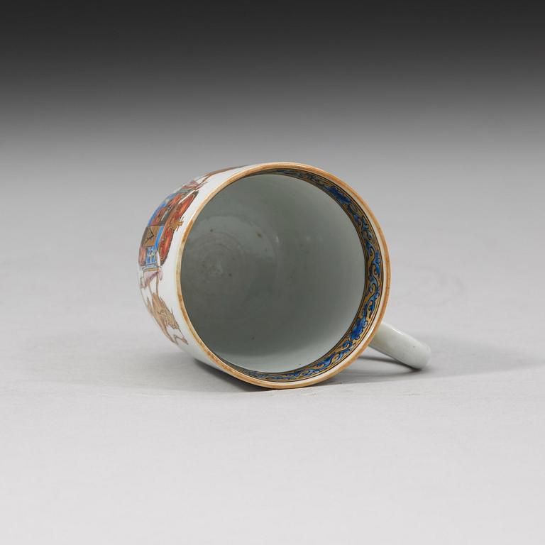 KOPP, vapenporslin. Qingdynastin, Qianlong (1736-95).