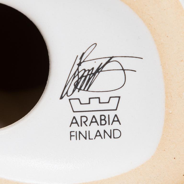 Howard Smith, figuriineja, 3 kpl, keramiikkaa, sarjasta Parvi, Arabia 1900-luvun loppu.