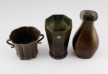 VASER, 3 st, brons, bl a Just, GAB, 1900-talets mitt.