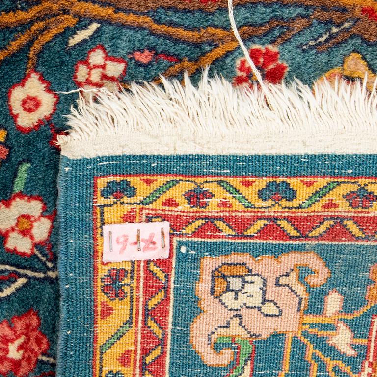 Rug, Pakistan/Northern India, figural, semi-antique, approx. 220 x 150 cm.