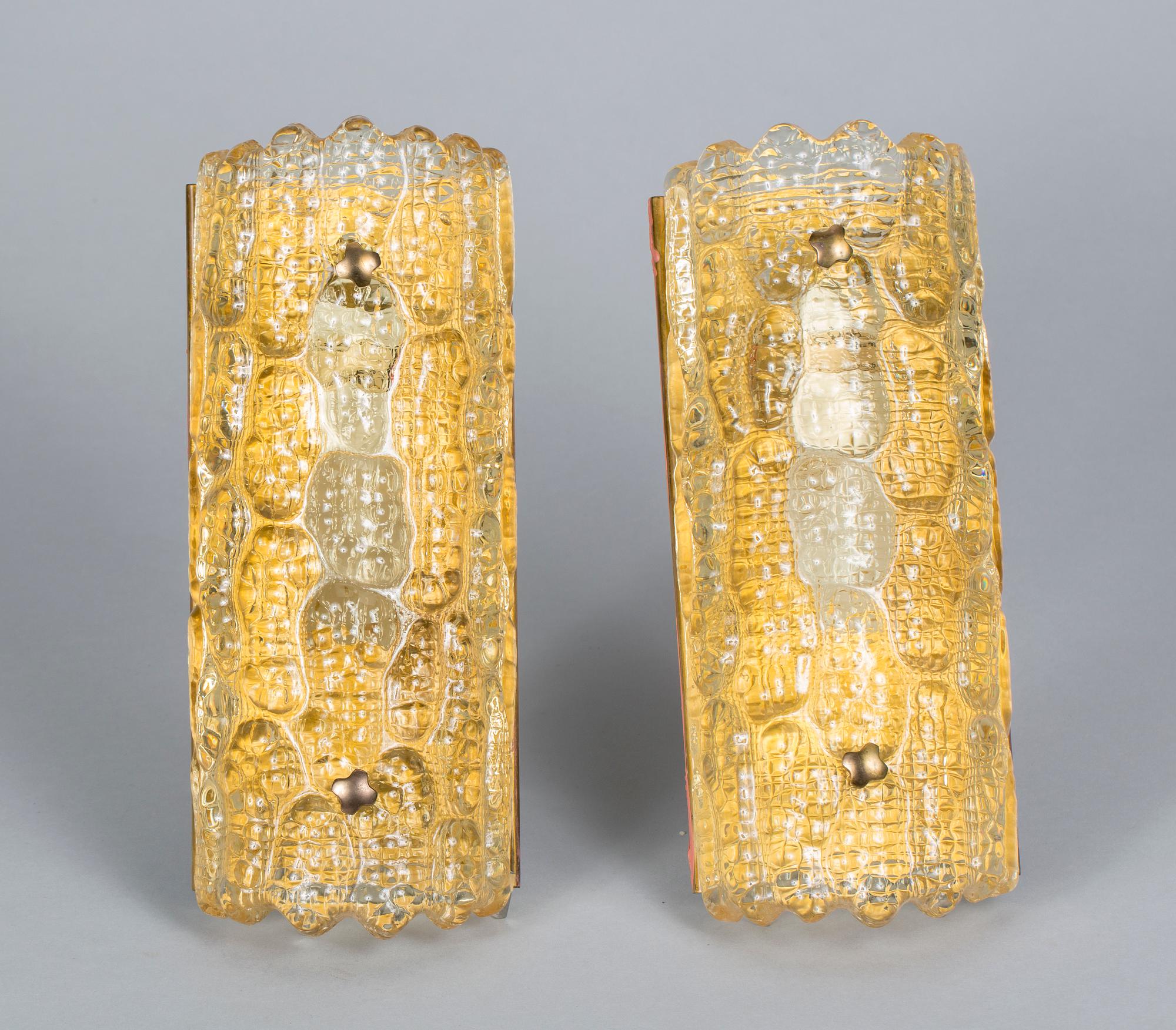 VÄGGLAMPOR, ett par, Carl Fagerlund, Orrefors, 1900-talets andra hälft.