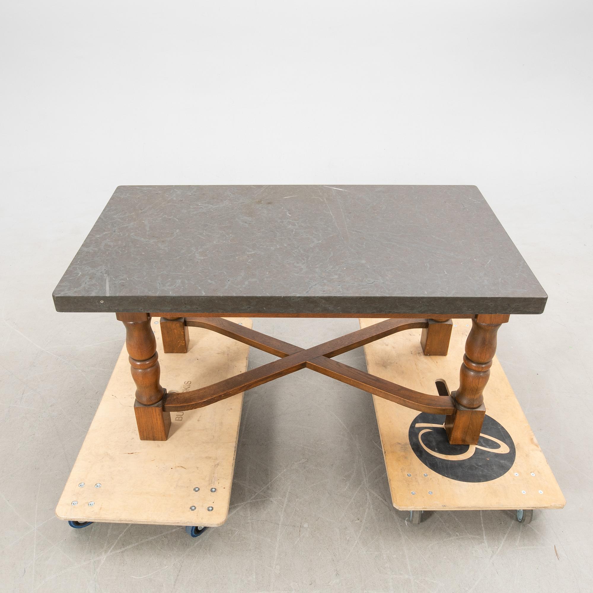 Stone table, Baroque style, 20th century.
