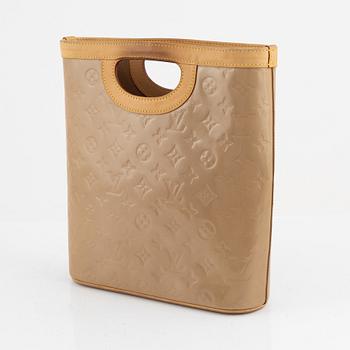 Louis Vuitton, "Vernis Stillwood Vertical tote".