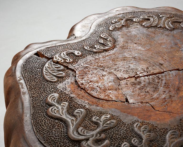 Knut Fjaestad, A Knut Fjaestad Art Nouveau sculptured pine table, Sweden ca 1900.