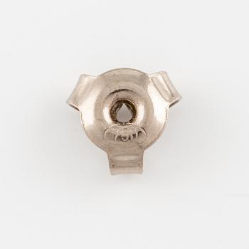 Ett par örhängen 18K vitguld med runda briljantslipade diamanter.