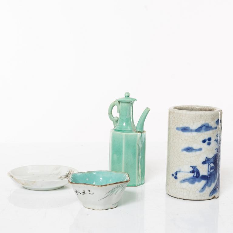 A Chinese porcelain jug with lid, vase, bowl, and serving dish,  18th-19th Century.