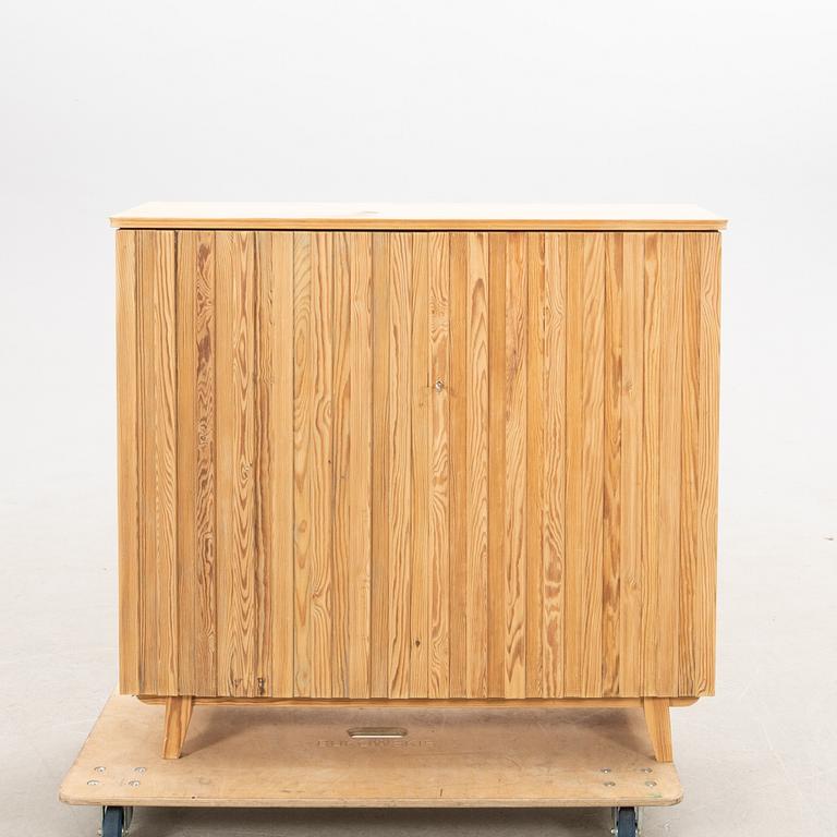 Göran Malmvall, skåp, modell "810", Karl Andersson & Söner, Huskvarna, 1950-tal.