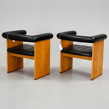 KARMSTOLAR, ett par, 1900-talets andra hälft.