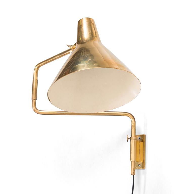 Paavo Tynell, a mid-20th century '7274' wall light for Idman.
