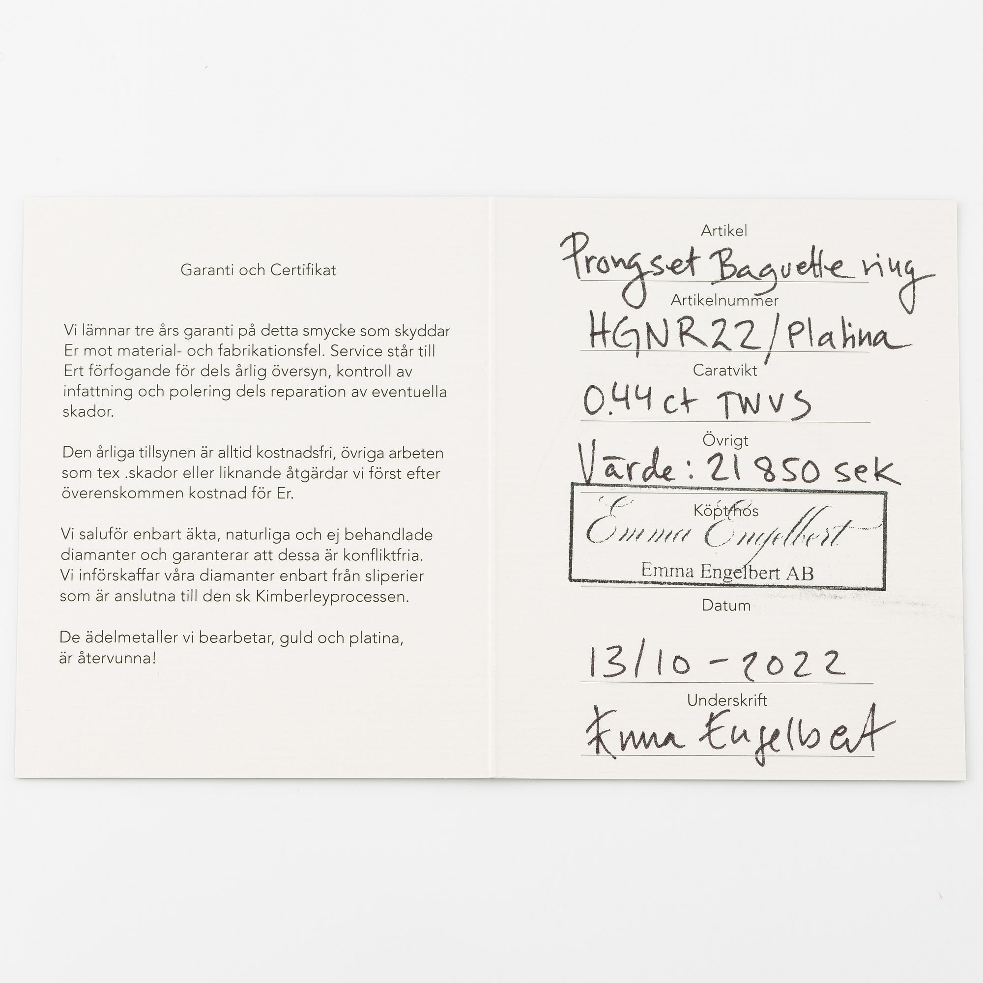 Ring platina med baguette- och runda briljantslipade diamanter, Emma Engelbert.