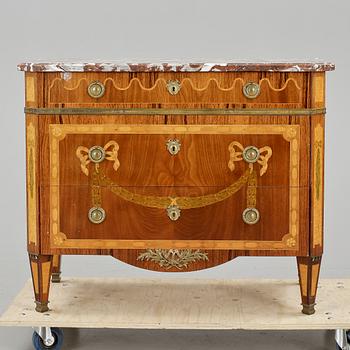 BYRÅ, gustaviansk stil, 1900-talets andra hälft.