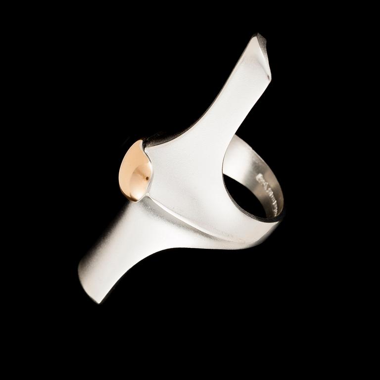 RING, sterlingsilver, guld, "Confrontation", Poul Havgaard, Lapponia 1989.