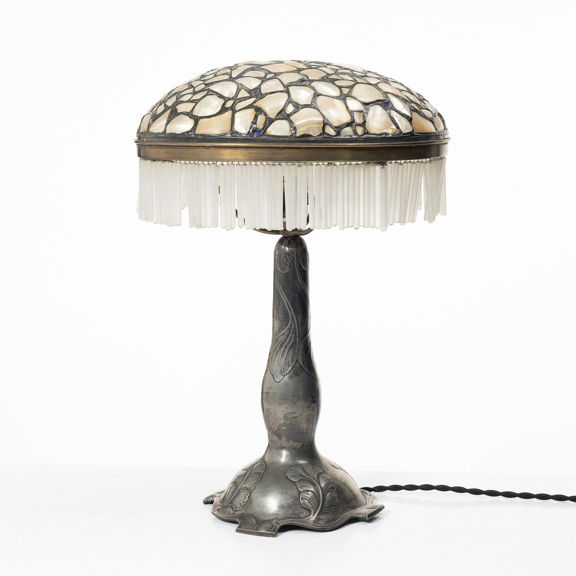 A Jugend table lamp, early 20th century.