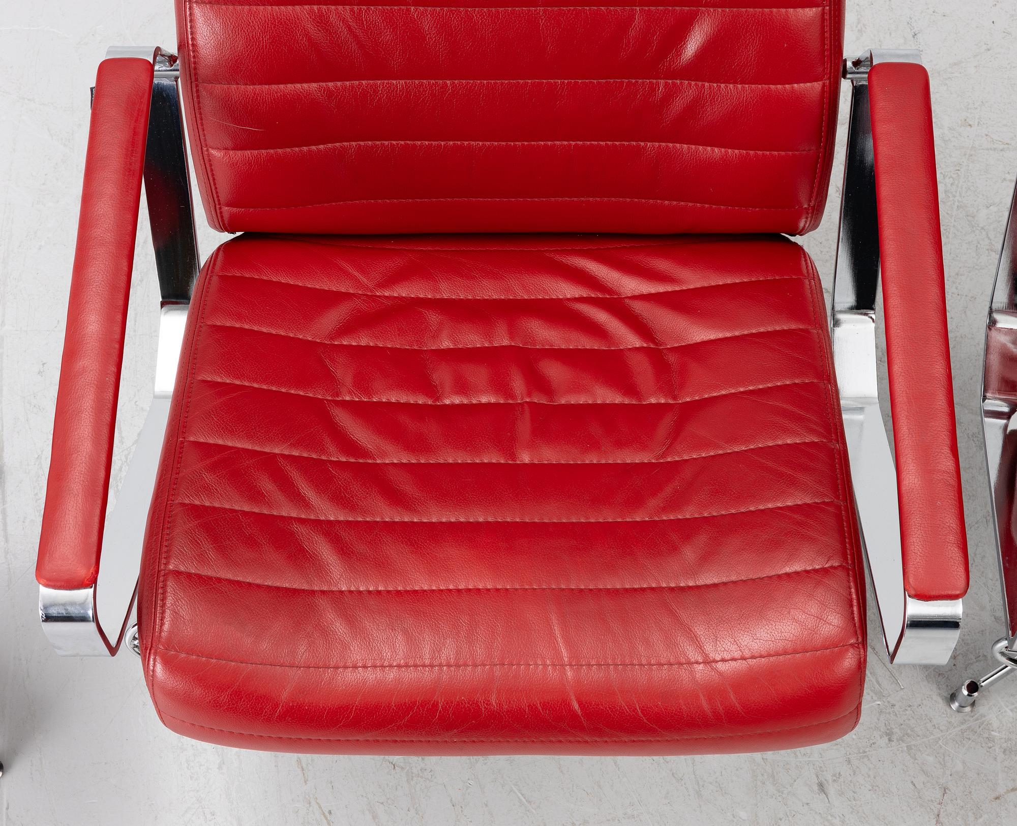 Pair of armchairs with footstool, “Vitesse”, Bolia.