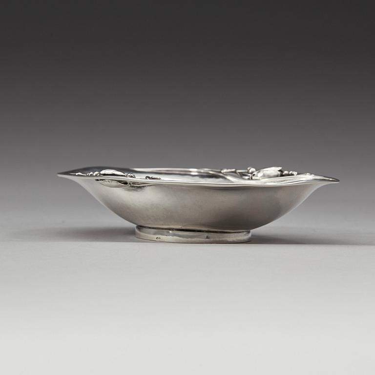Georg Jensen, skålfat,  "Magnolia/Blossom", Köpenhamn, 1918,