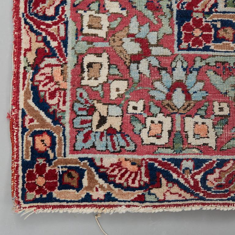 MATTO, a semi-antique Kerman Laver, ca 203 x 130,5 cm.