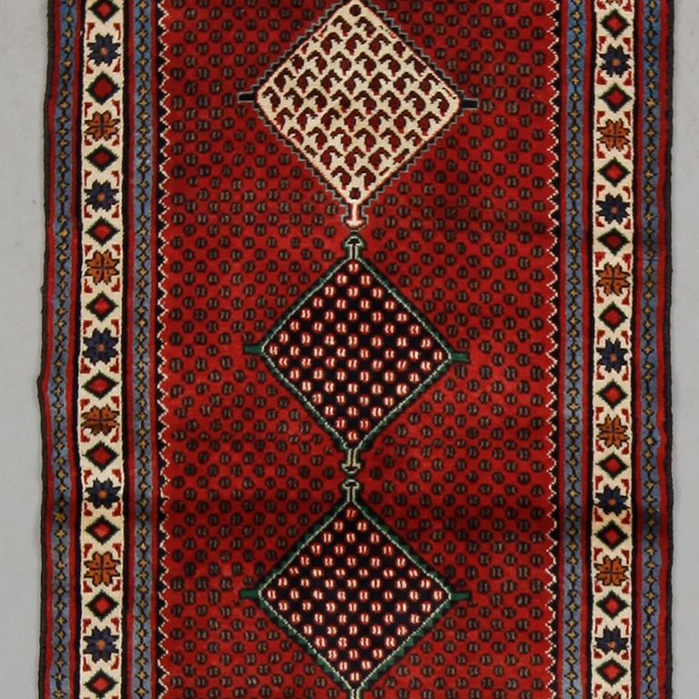 MATTA, Hamadan, ca 286 x 80 cm.