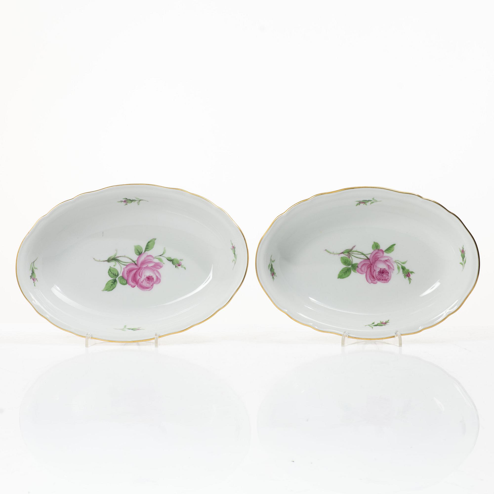 Meissen, A 55 piece "Meissen Rose" (Rote rose/Meissener rose) porcelain dinner service, 20th century.