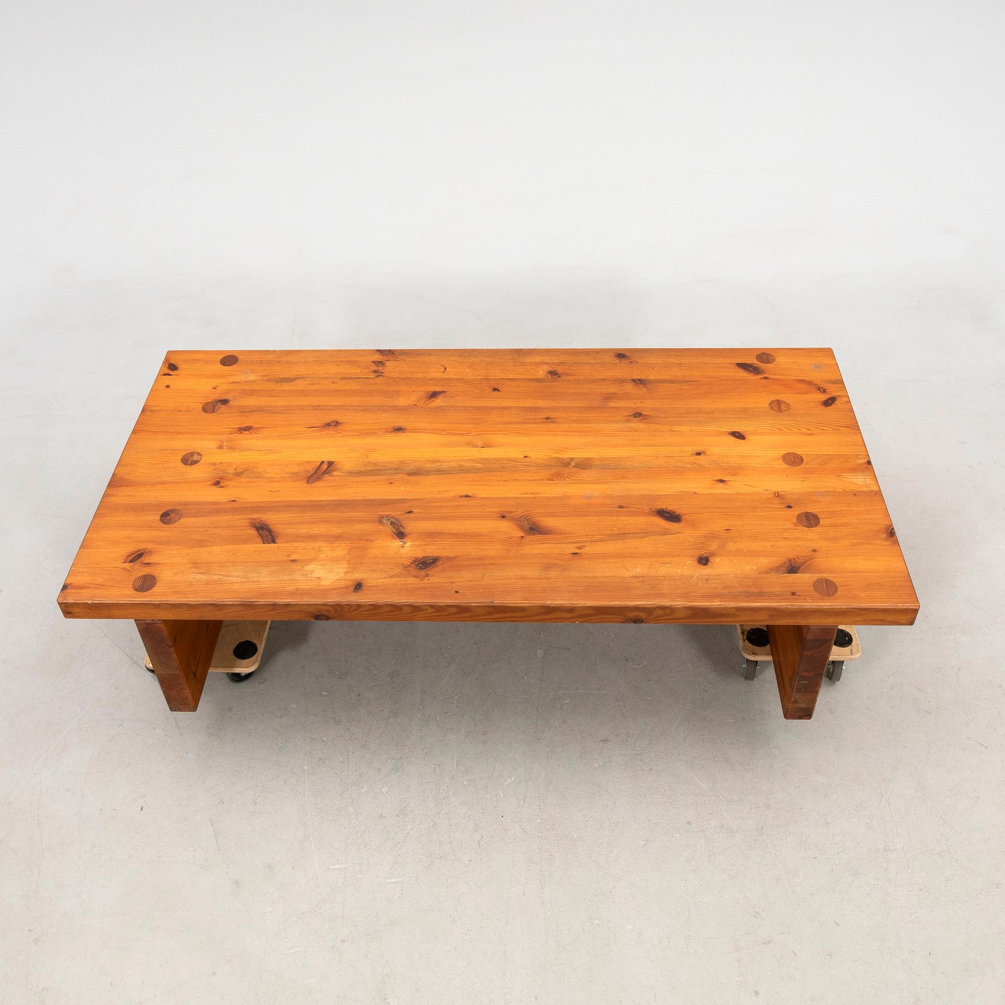 Soffbord tillskrivet Sven Larsson 1900-talets andra hälft.