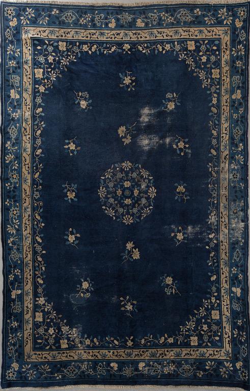 MATTA, semiantik, Kina, ca 342 x 269 cm.