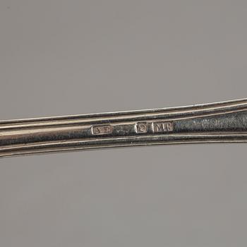 PARTI SKEDAR, 16 st, silver, bl a Adolph Zethelius, Stockholm, 1819. Mestadels 1800-talets andra hälft. Vikt ca 340 g.
