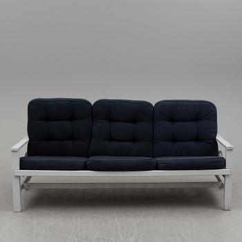 A garden sofa by Elsa Stackelberg, Fri Form, Edsbruk.