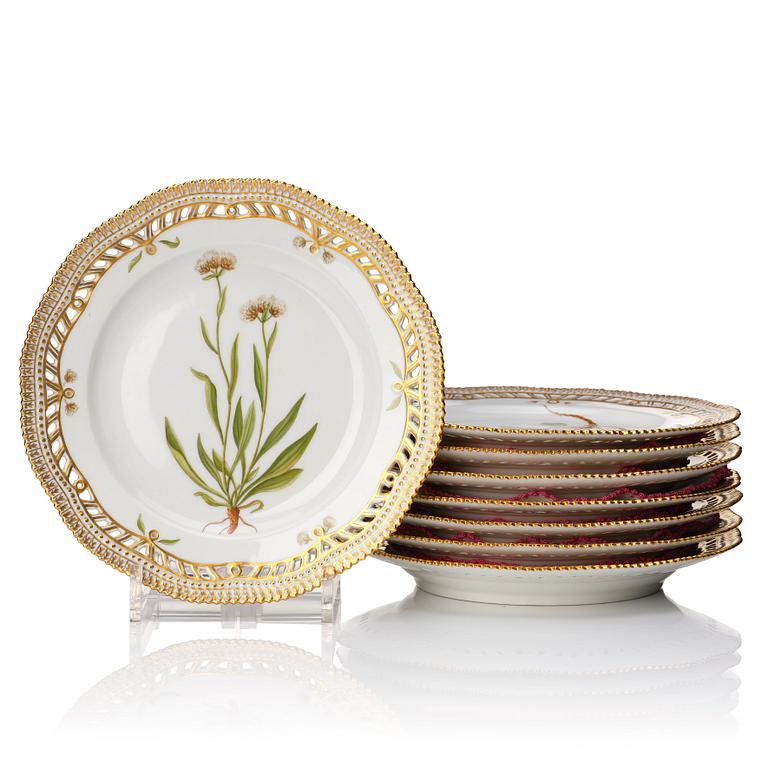 A set of eight Royal Copenhagen "Flora Danica" dessert dishes, Denmark, 20th Century.