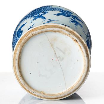 A blue and white Transitional vase, 17th Century.