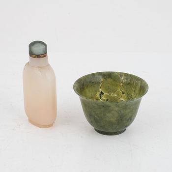 A Chinese agathe bowl and a white stone snuff bottle with stopper, 20th century.
