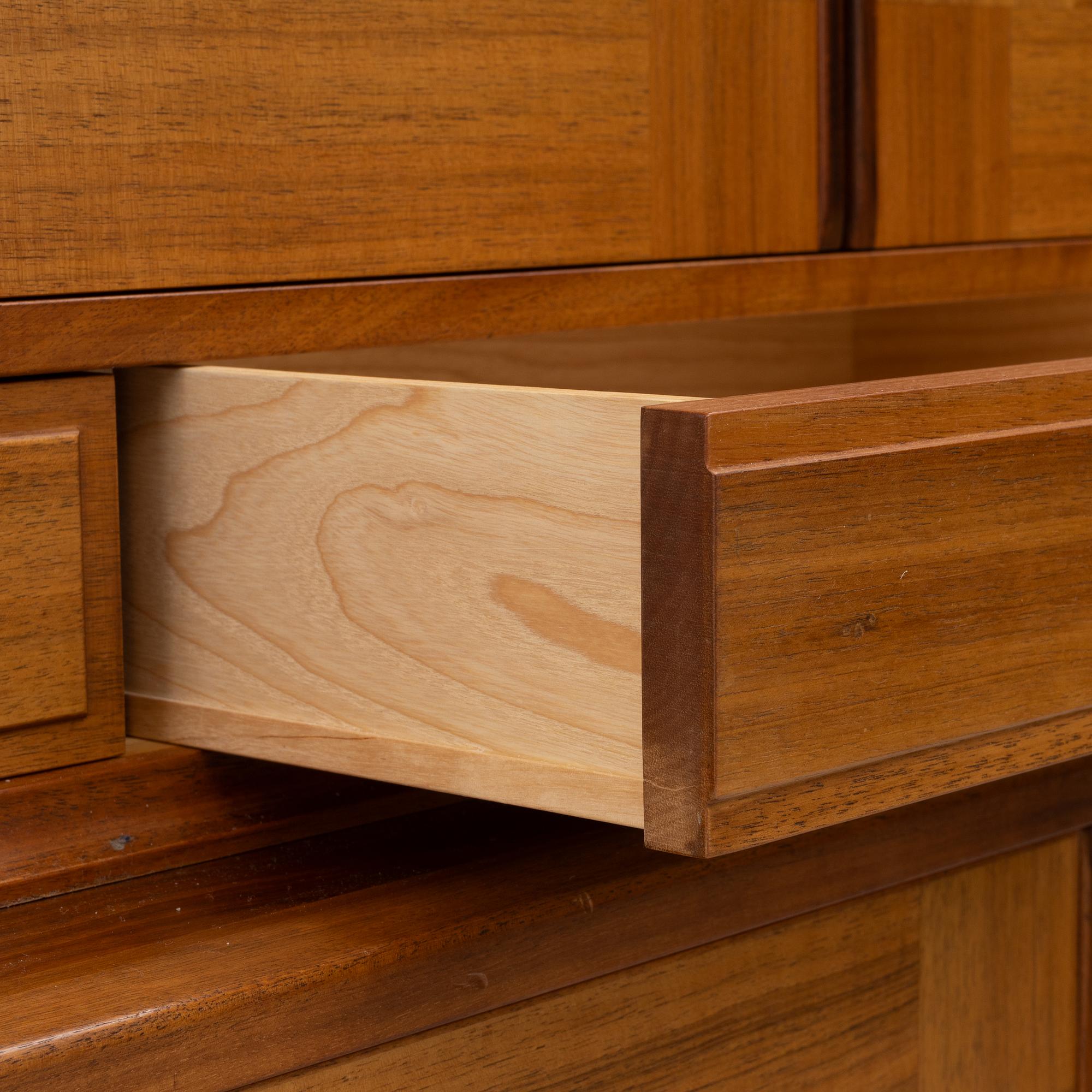 Carl Malmsten, skåp, "Ambassadör", 1900-talets andra hälft.