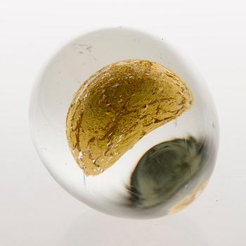 Tapio Wirkkala, A mid 1960s 'glass egg' sculpture signed Venini Italia.