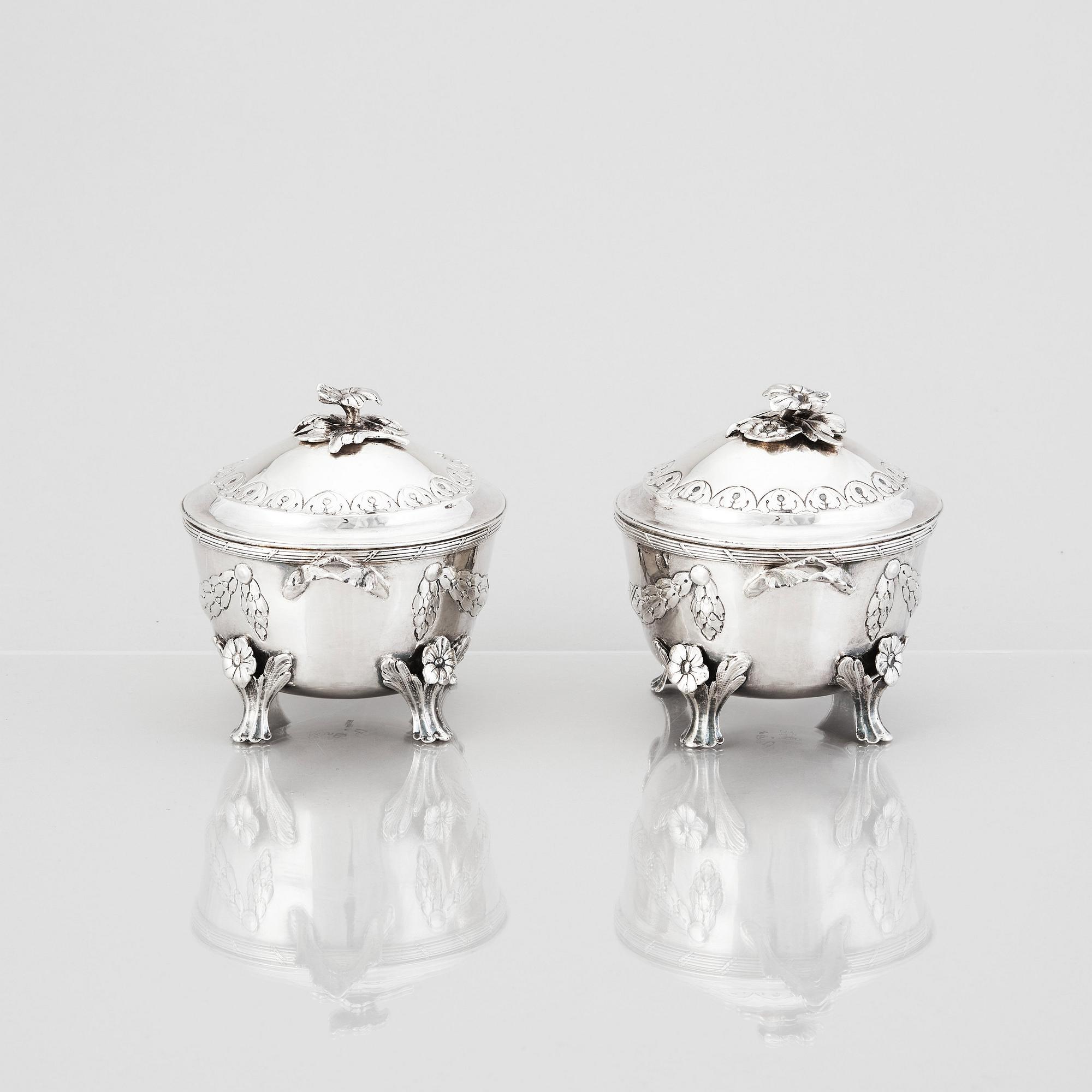 Lars Boye, sockerskålar, ett par, silver, Stockholm 1776. Gustavianska.