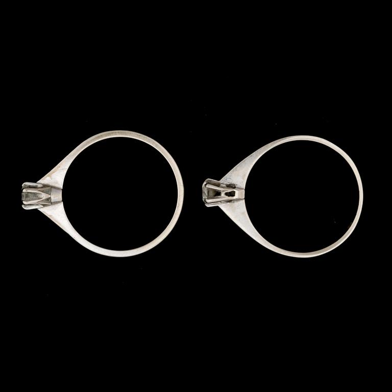 RINGAR, 2 st, 18k vitguld med briljantslipa diamant, respektive ca 0,15 ct. Total vikt 3,6g.