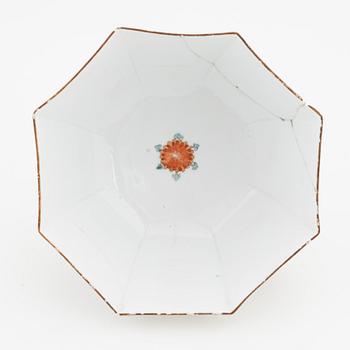 A 'Kakiemon' porcelain bowl, Meissen, 18th Century.