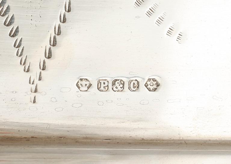 BRICKA, nysilver, England, omkring 1900.