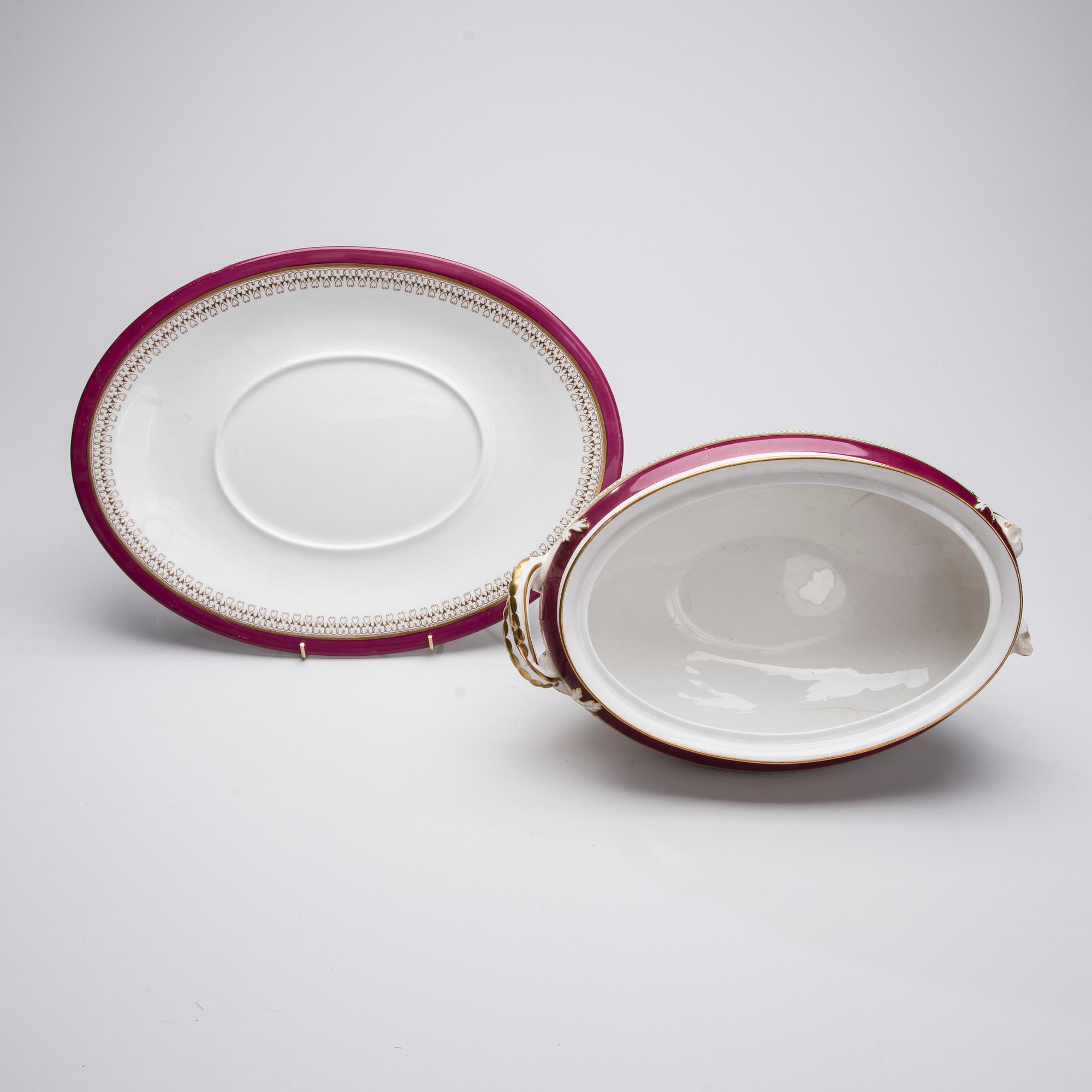SERVIS, 34 delar, porslin, England, 1870-tal.