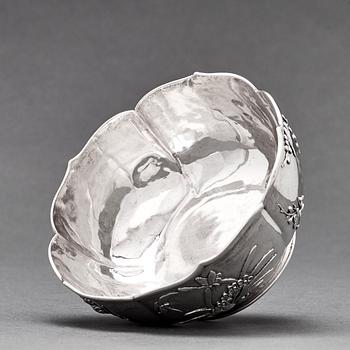 Skål, silver. Shanghai, omkring 1900. Märkt Luen Wo.