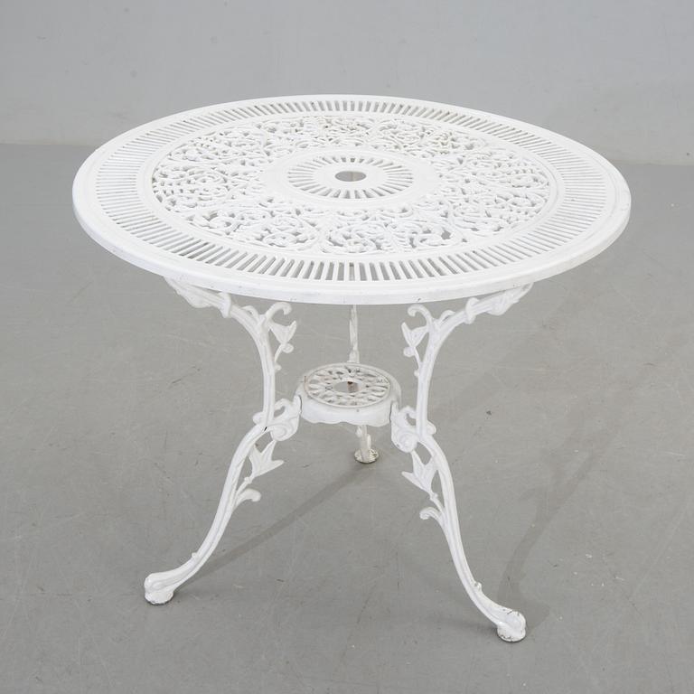 TRÄDGÅRDSMÖBEL, 7 delar, metall, 1900/2000-tal.
